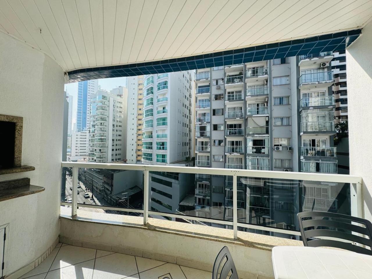Apto A 100M Da Praia Central Balneário Camboriú Esterno foto