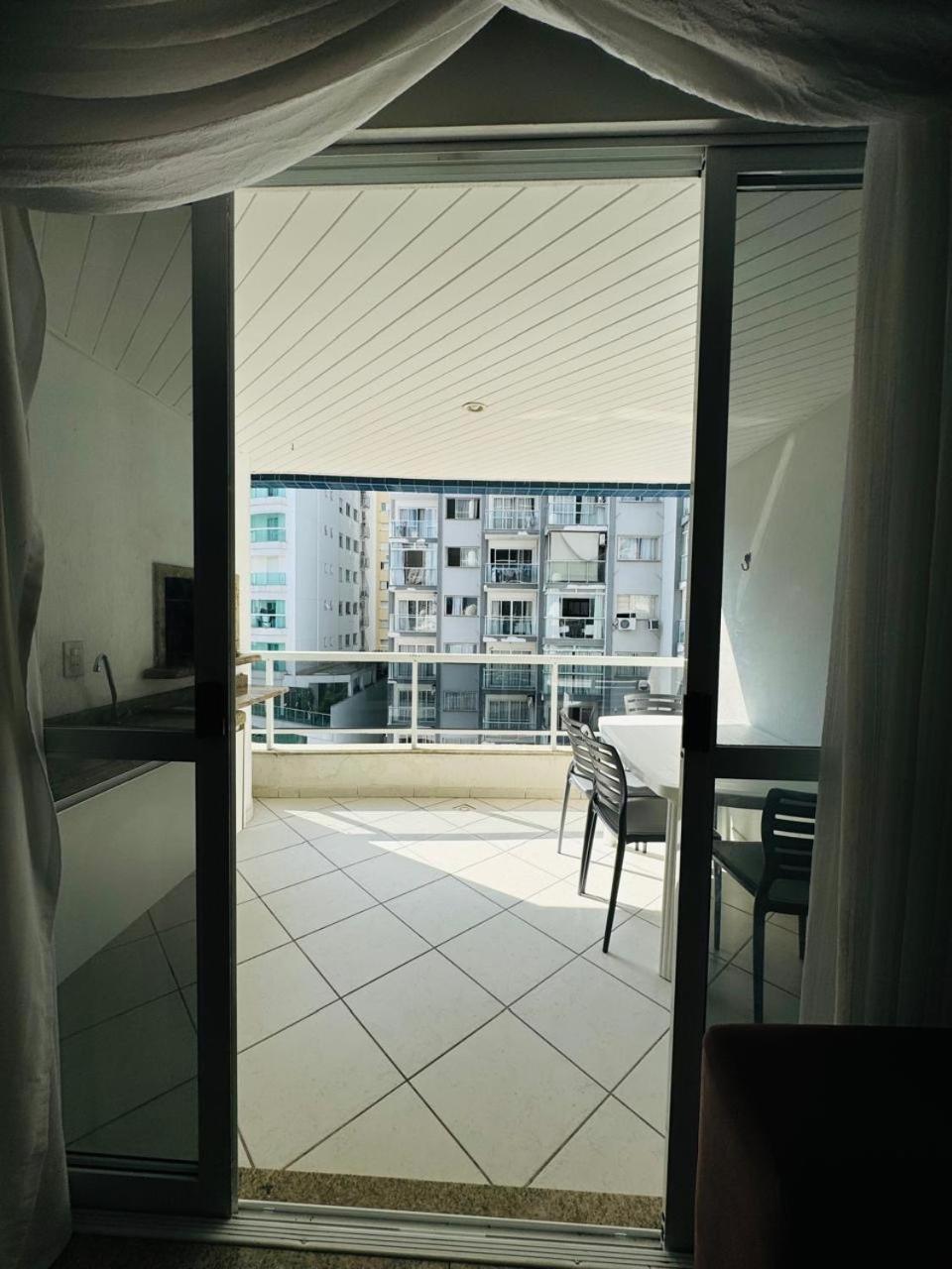 Apto A 100M Da Praia Central Balneário Camboriú Esterno foto