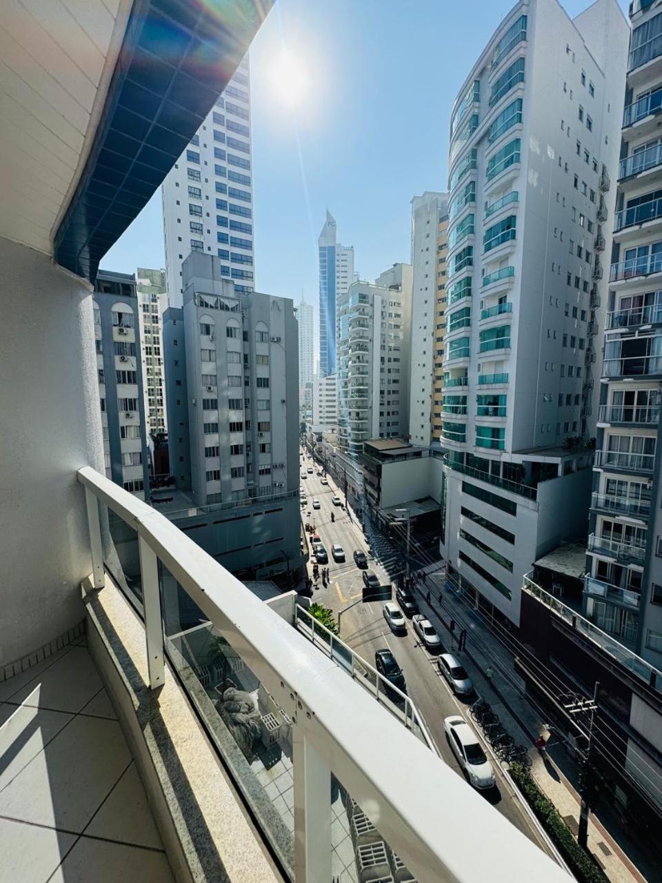 Apto A 100M Da Praia Central Balneário Camboriú Esterno foto